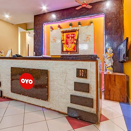 Oyo Flagship Hotel Samruddhi Lodge Nirmal  エクステリア 写真